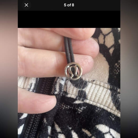 RARE- Size 12 WHITE AND BLACK LULULEMON SCUBA - Picture 7 of 14